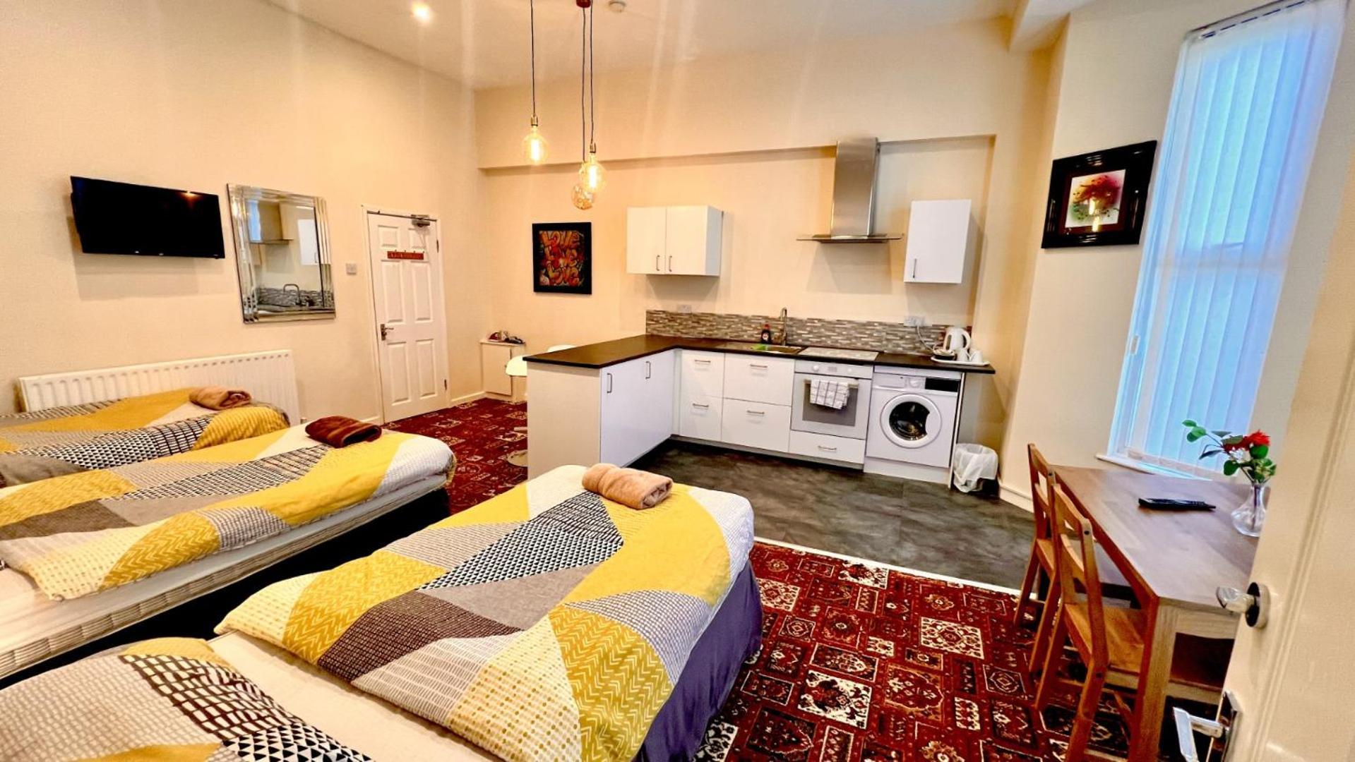 Castle Lodge Guest House 86-88 Sheil Rd L6 3Af Liverpool Bagian luar foto