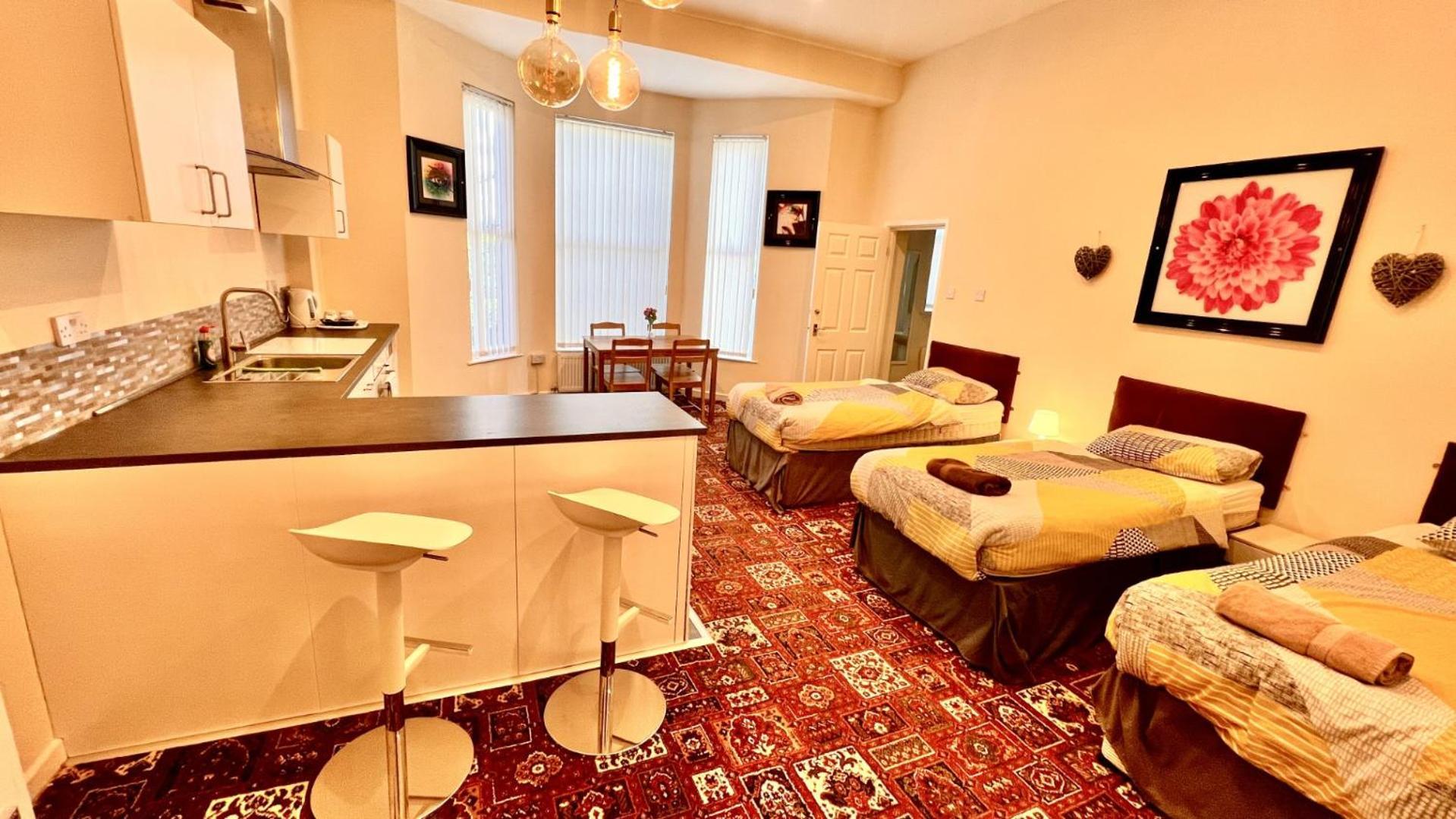 Castle Lodge Guest House 86-88 Sheil Rd L6 3Af Liverpool Bagian luar foto